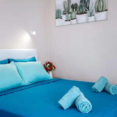 Doukas & Appartement *