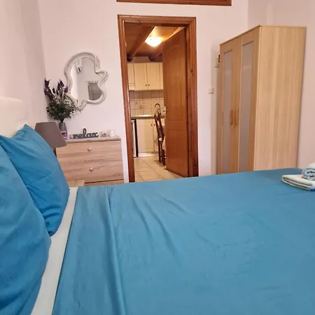 Doukas & Appartement