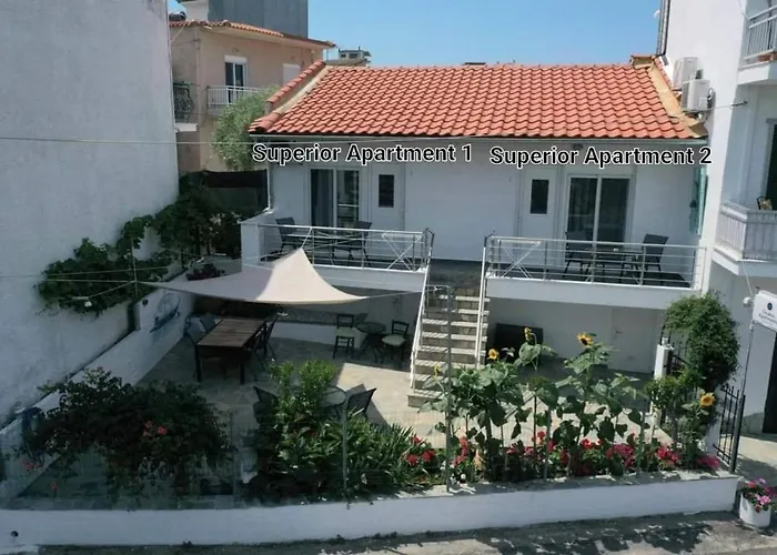 Doukas & شقة Skála Marión