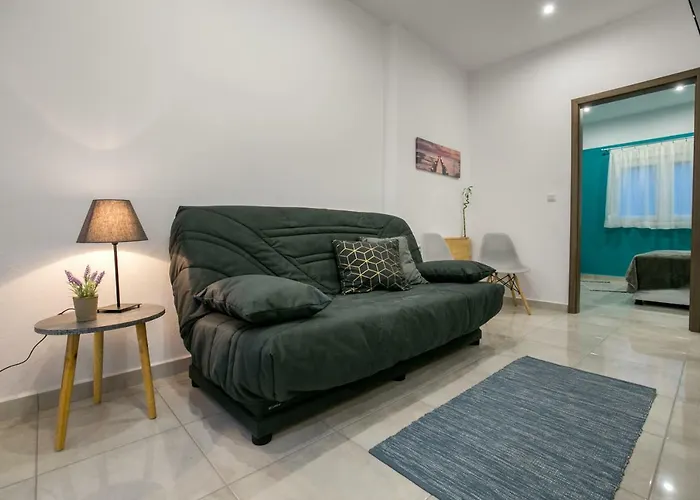 Doukas & Skála Marión