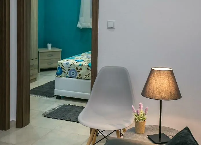 Doukas & * Skála Marión