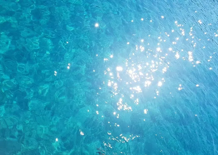 Doukas & شقة Skála Marión