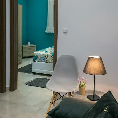 Doukas & * Skála Marión