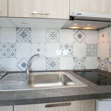 شقة Doukas & Skála Marión