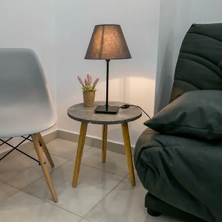 شقة Doukas & Skála Marión