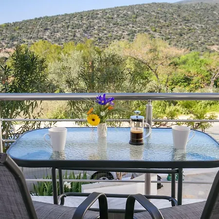 Doukas & * Skála Marión